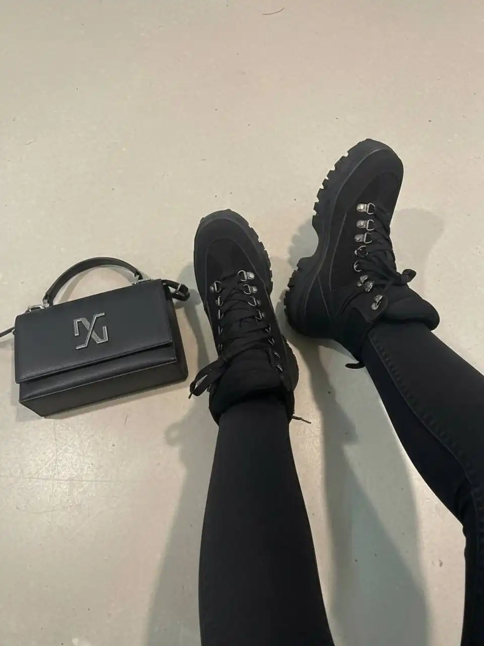 Стильные демисезонные ботинки