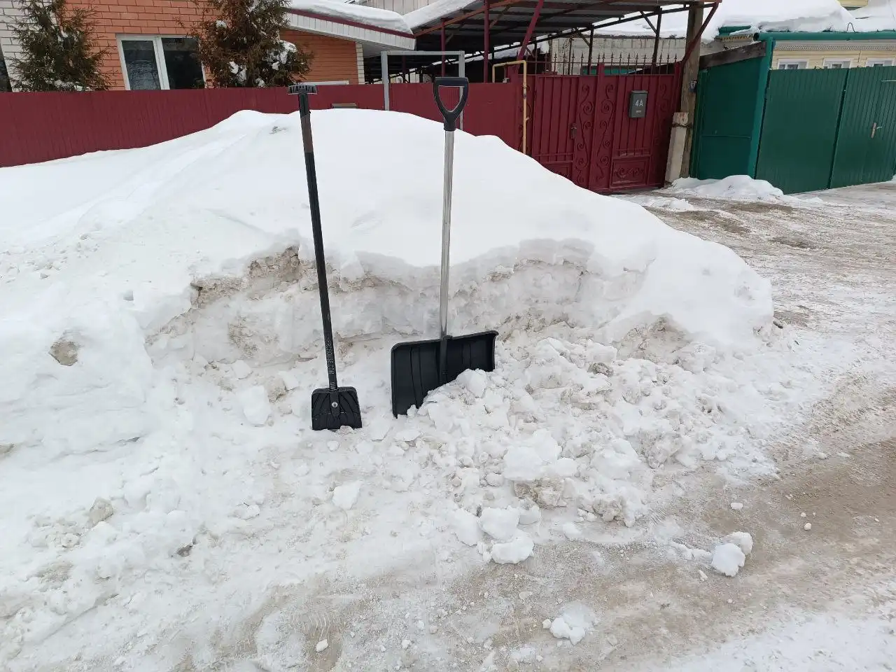 Профессиональная уборка снега и чистка крыш