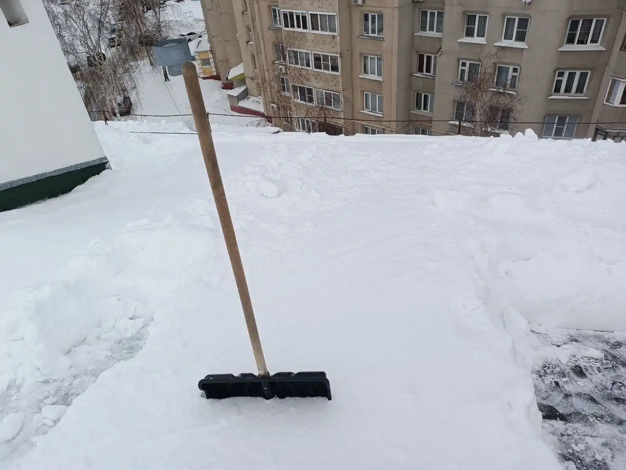 Профессиональная уборка снега и чистка крыш