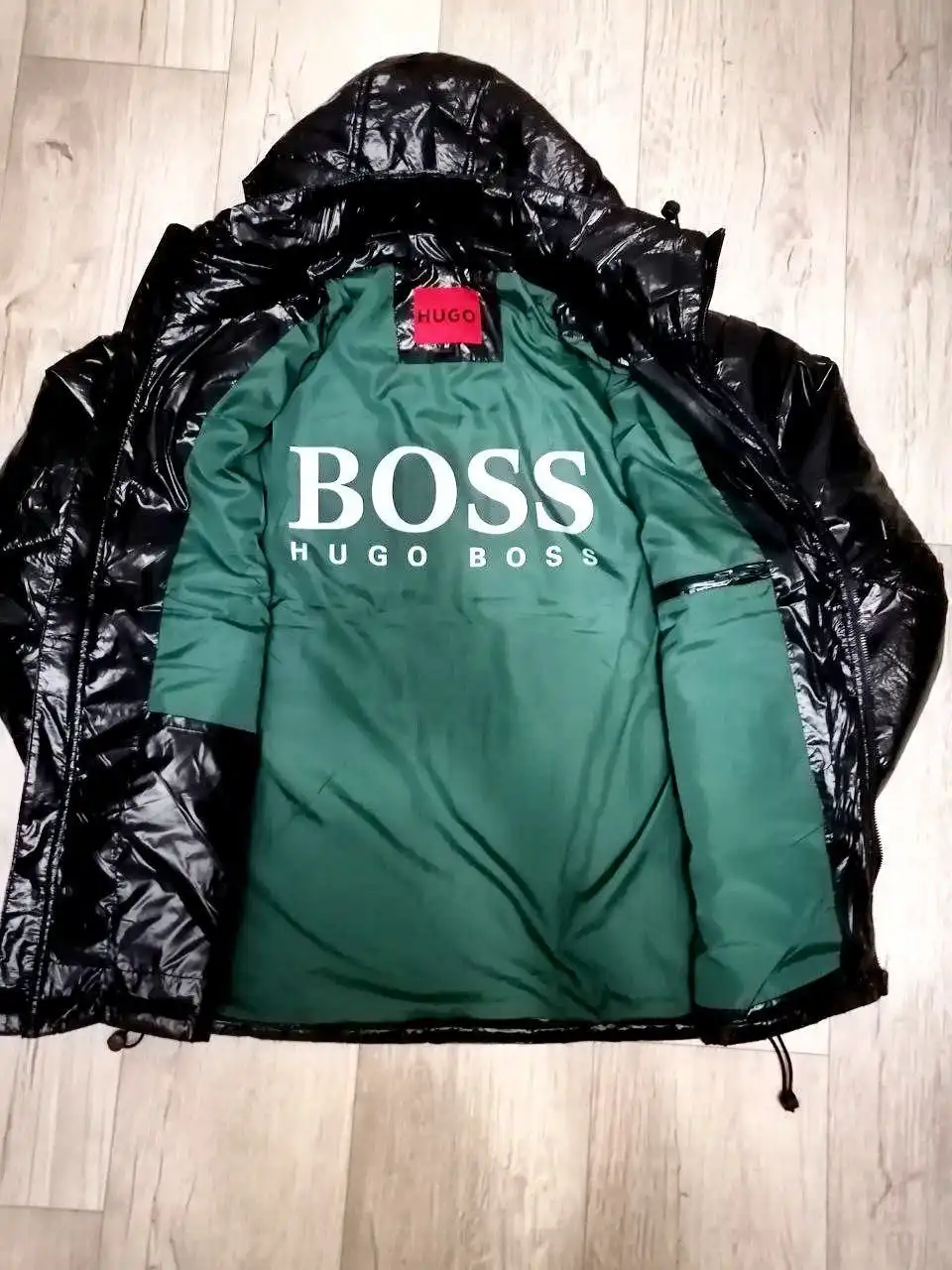Продам мужскую весеннюю куртку HUGO - Мужская одежда (Одежда) в Чебоксары