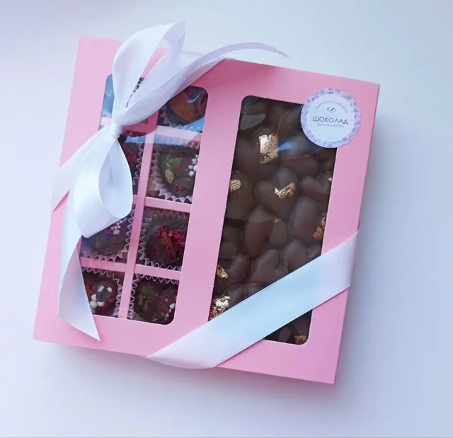 Подарочный набор сладостей с шоколадом, конфетами, орехами и ягодами - Сладости в Чебоксары