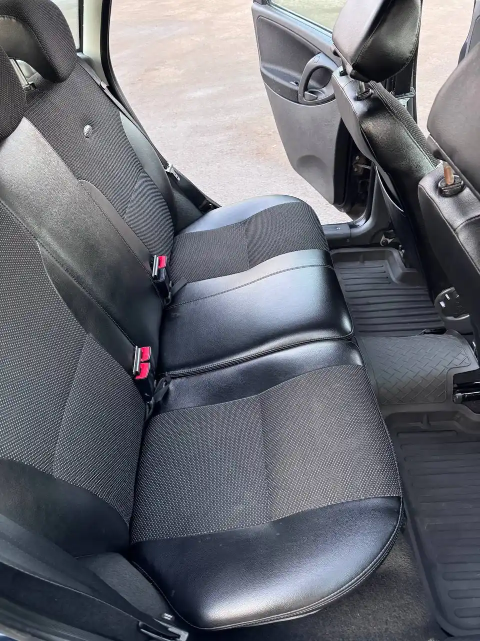 Автомобиль 2012 года полная комплектация