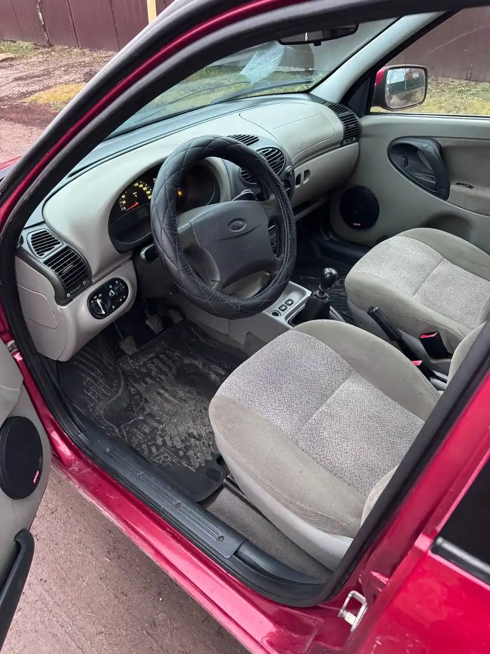 Автомобиль 2008 года в отличном состоянии