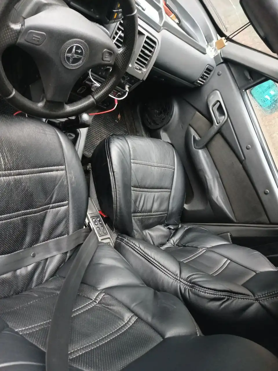 ВАЗ 2110 1998 года в отличном состоянии