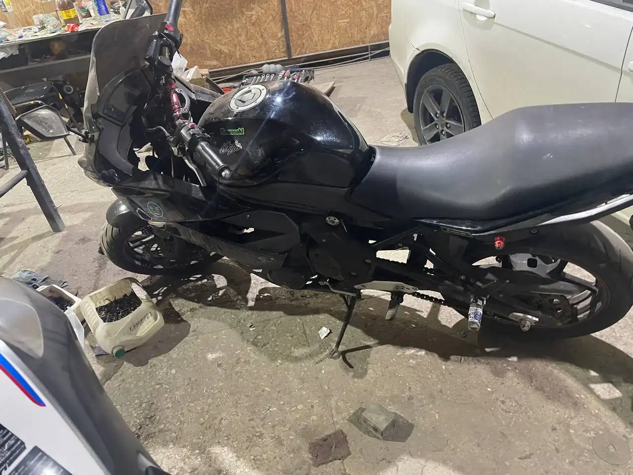 Продажа мотоциклов Kawasaki Ninja 400 и BMW 310