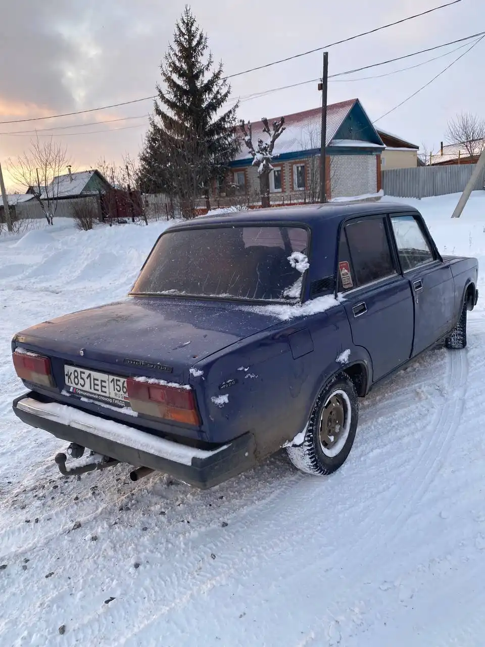 Продам ВАЗ 2107 с 5-ступенчатой коробкой