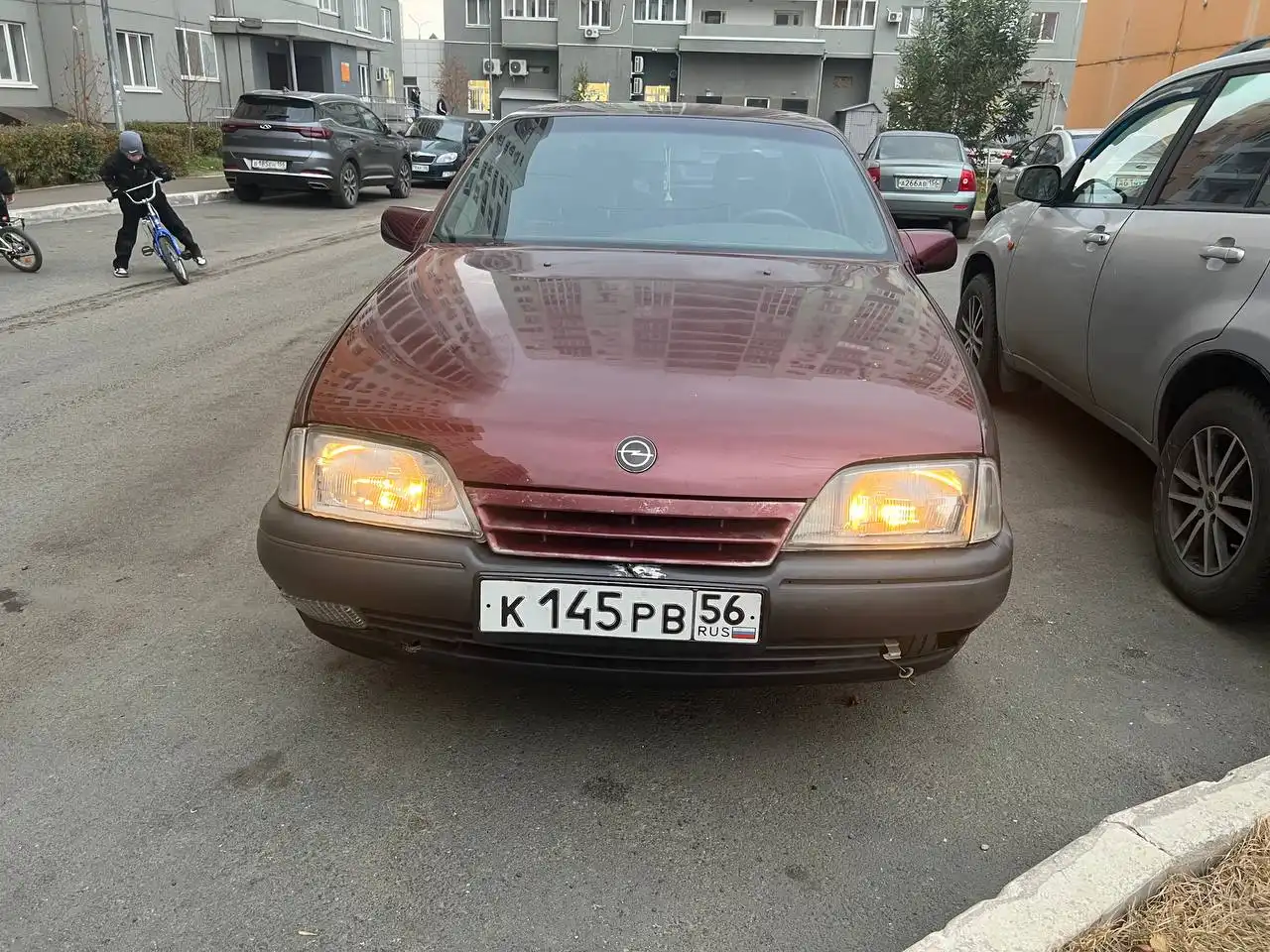 Opel Omega A с задним приводом, инжектором 2 л на механике - Авто в Оренбург