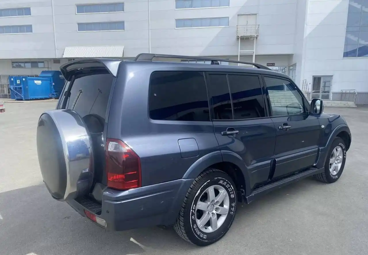 Продам Mitsubishi Pajero III 2005 года в отличном состоянии
