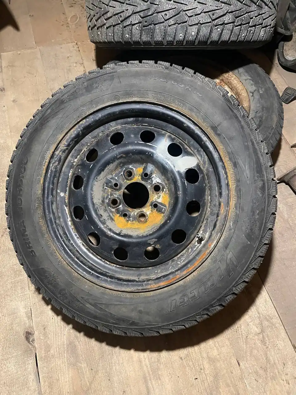 Продам баллон Р14 без диска - Колесные диски и шины (Запчасти) в Оренбург