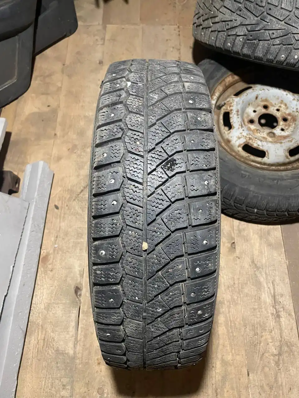 Продам баллон Р14 без диска - Колесные диски и шины (Запчасти) в Оренбург