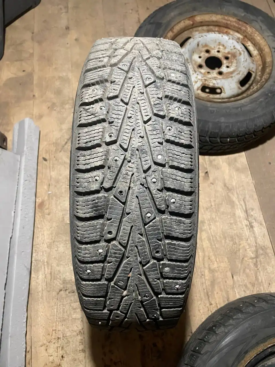 Продам баллон Р14 без диска - Колесные диски и шины (Запчасти) в Оренбург