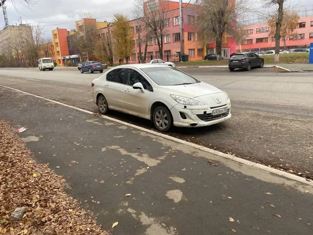 Peugeot 408 2012 год АКПП - Внедорожники в Оренбург