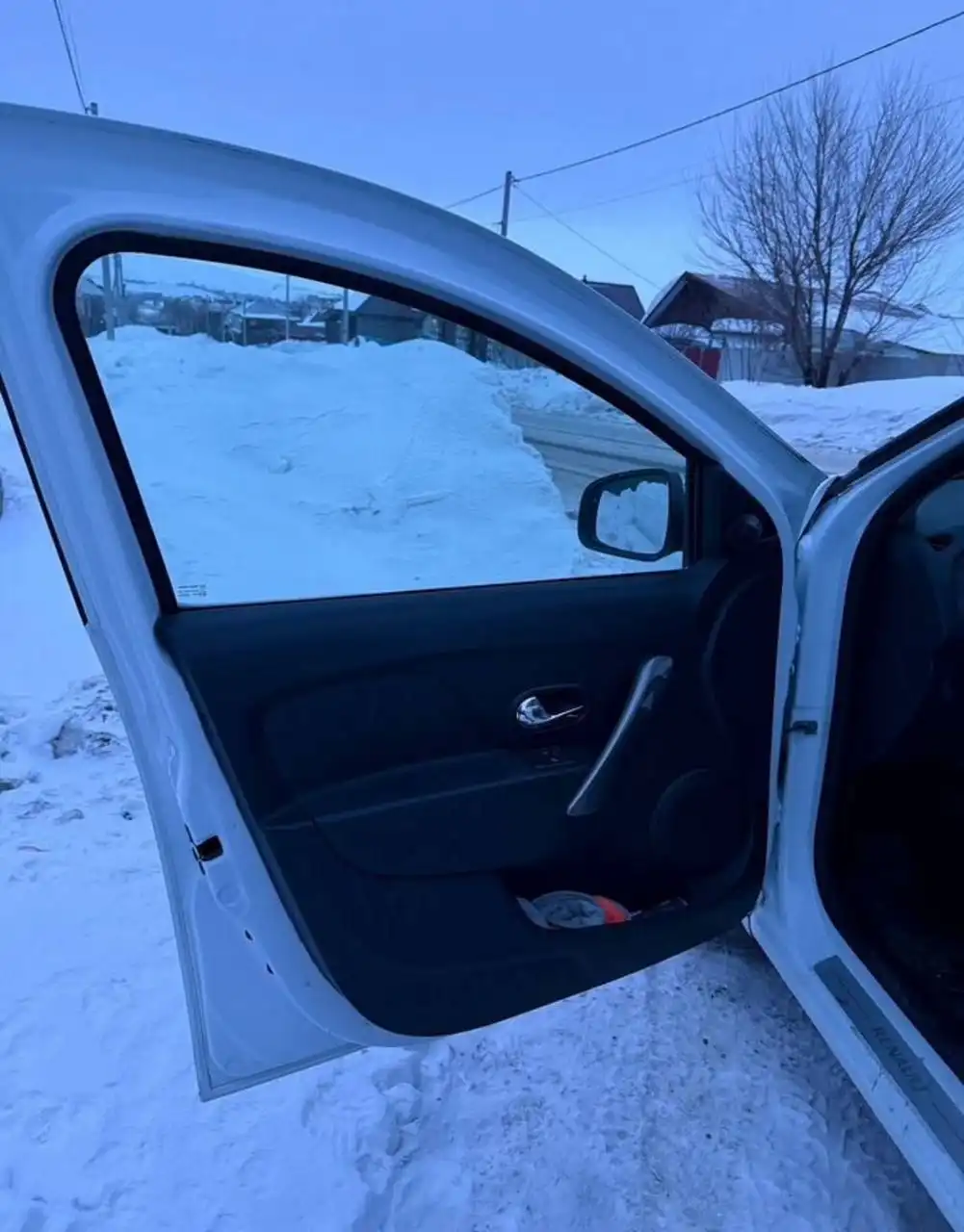 Renault Logan 1.6 МТ 2014 года в хорошем состоянии - Легковые автомобили (Авто) в Оренбург