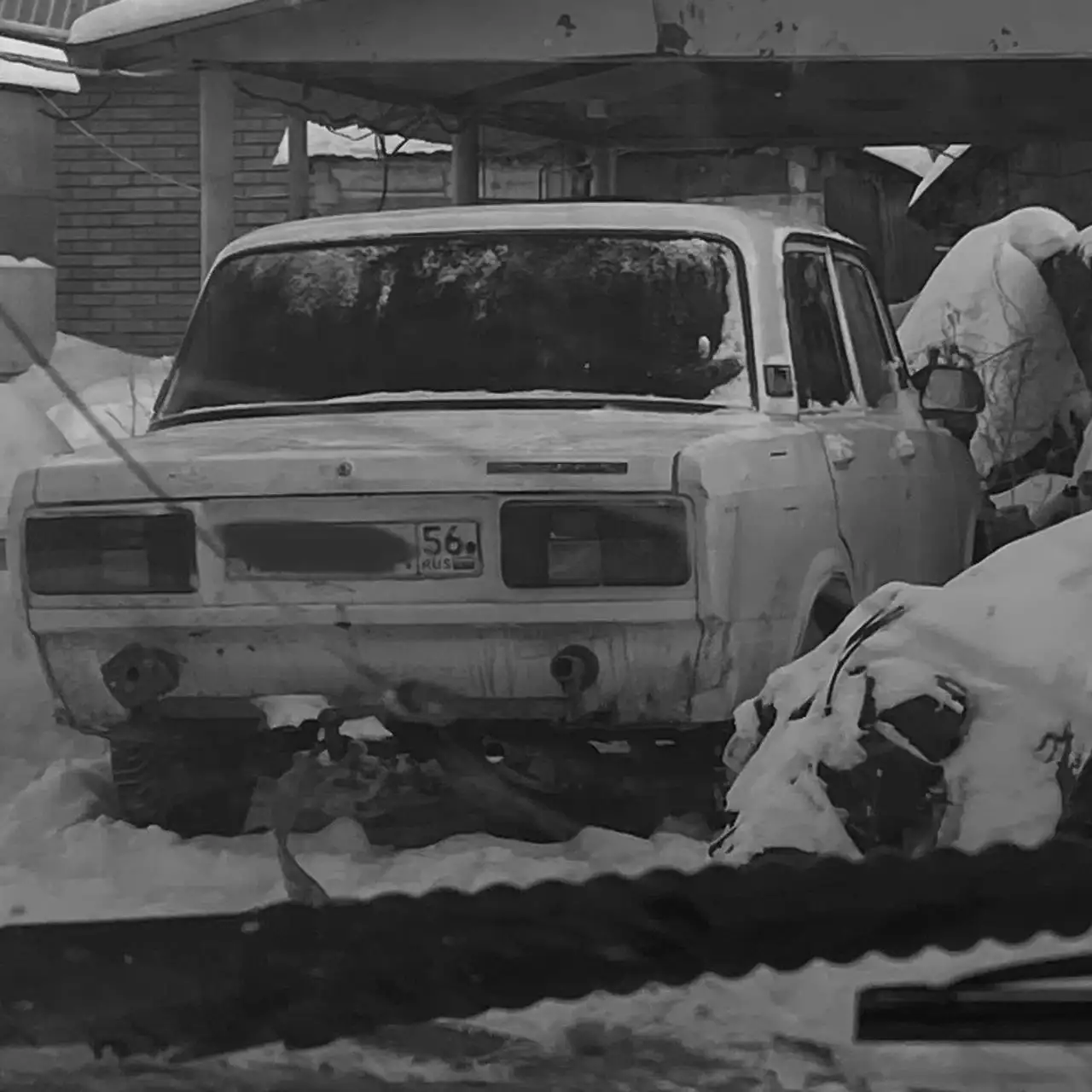 Продажа ВАЗ 2105 без двигателя и колес - Легковые автомобили (Авто) в Оренбург