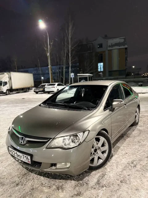 Продажа Honda Civic 2006 года 1.8 АТ - Микроавтобусы/Минивэны в Оренбург