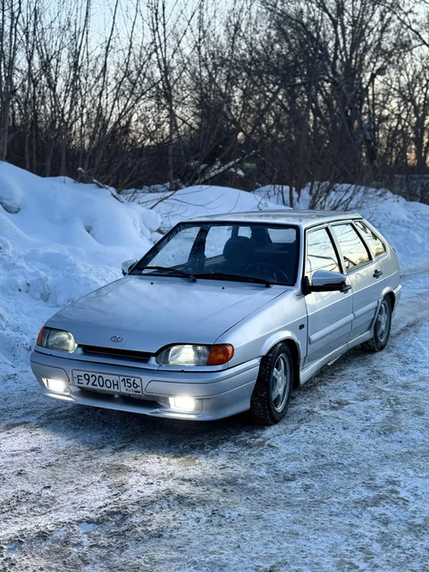 ВАЗ 2114 2010 г.в., пробег 196т км, цвет снежная королева - Микроавтобусы/Минивэны в Оренбург