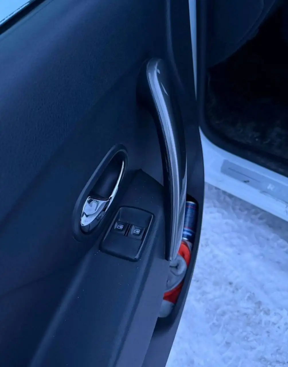 Renault Logan 1.6 МТ 2014 год - Авто в Оренбург