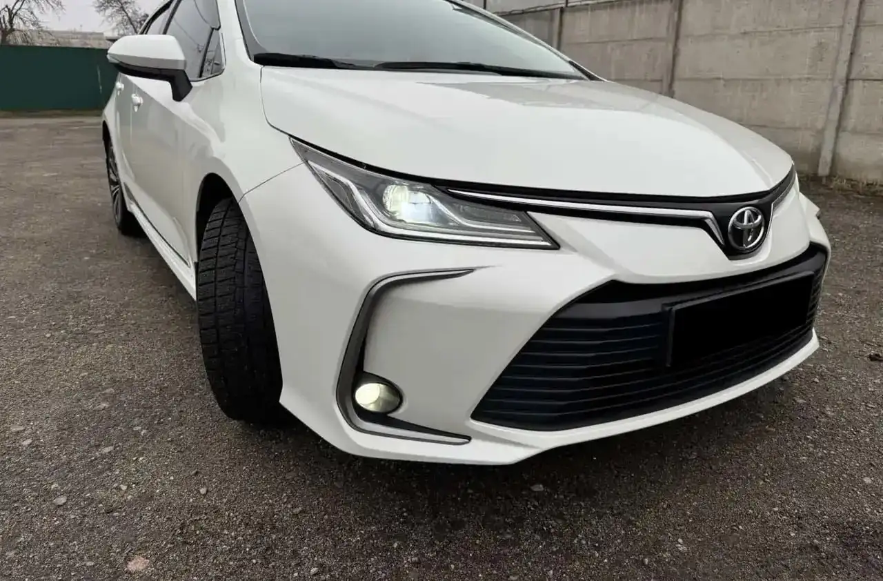Toyota Corolla с бензиновым двигателем 1.6 л - Легковые автомобили (Авто) в Оренбург