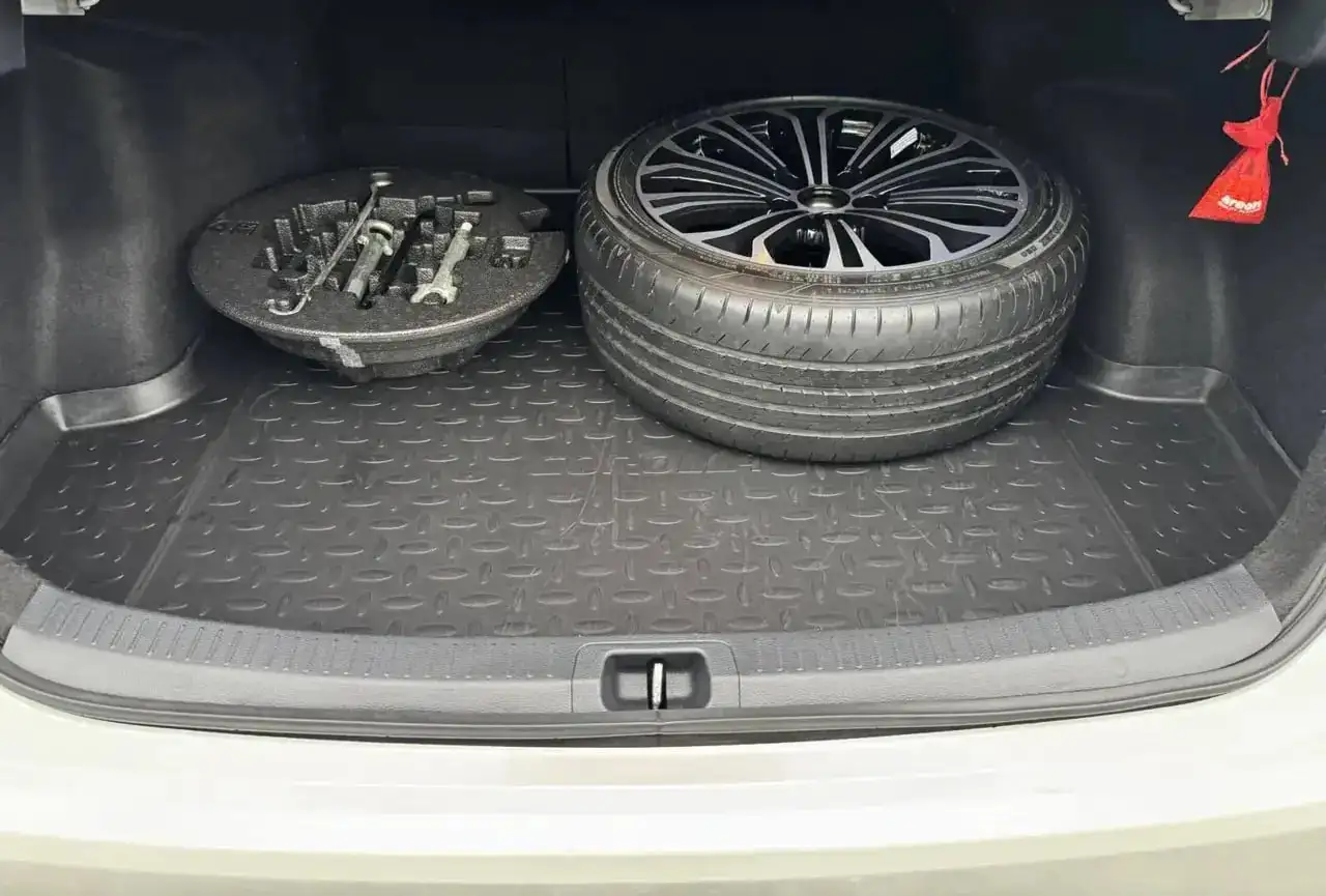 Toyota Corolla с бензиновым двигателем 1.6 л - Легковые автомобили (Авто) в Оренбург