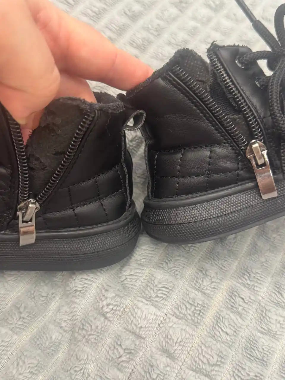 Демисезонные детские ботинки для малыша