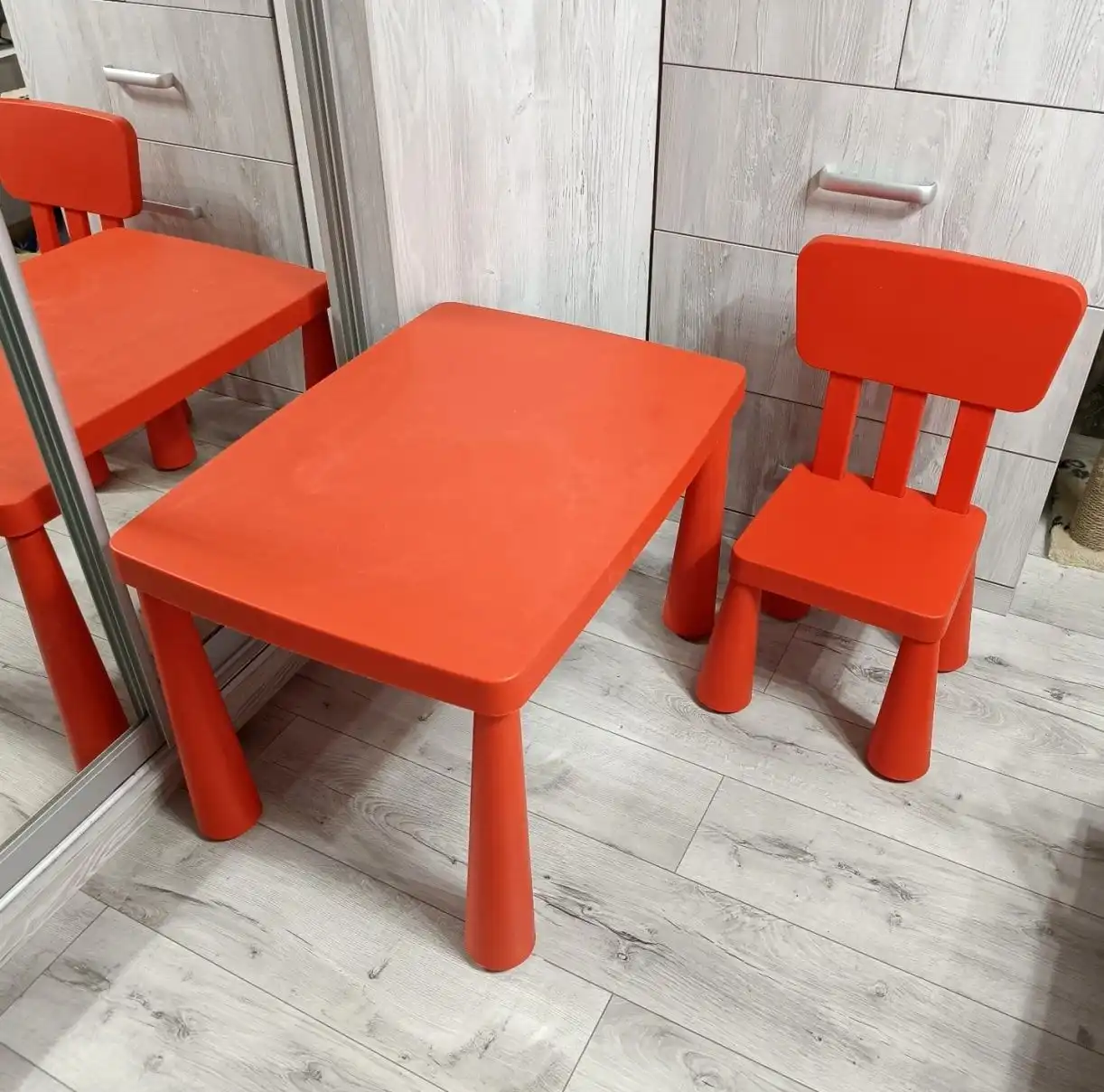 Детские стол и стул IKEA Mammut