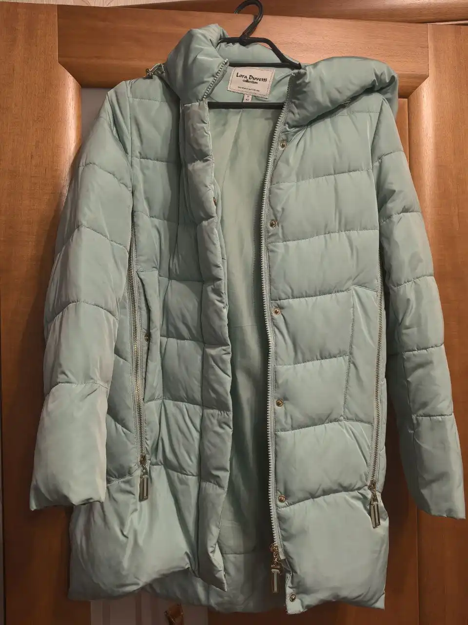 Пуховик женский Lora Duvetti collection