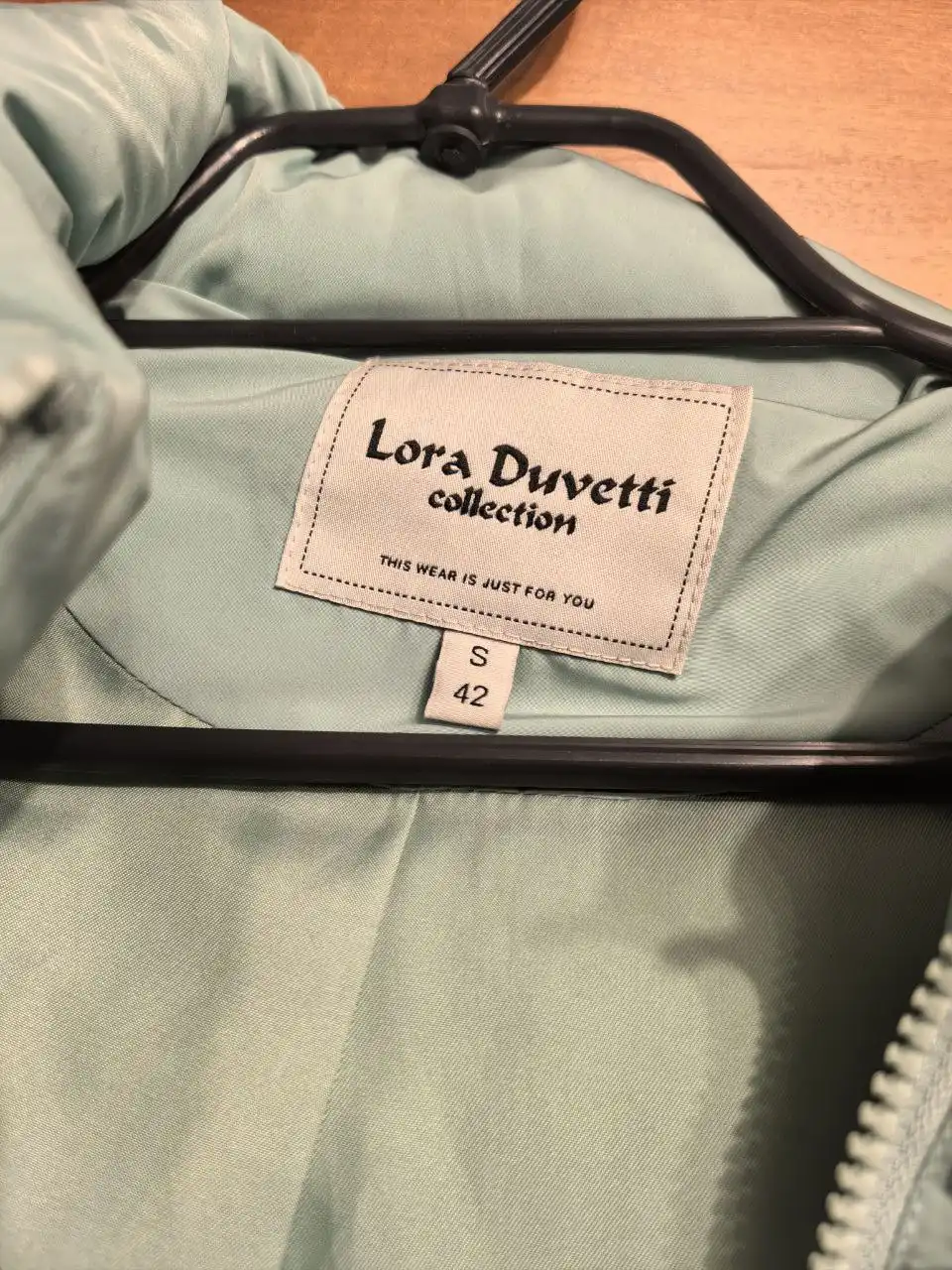 Пуховик женский Lora Duvetti collection