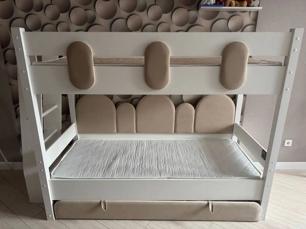 Двухъярусная кровать