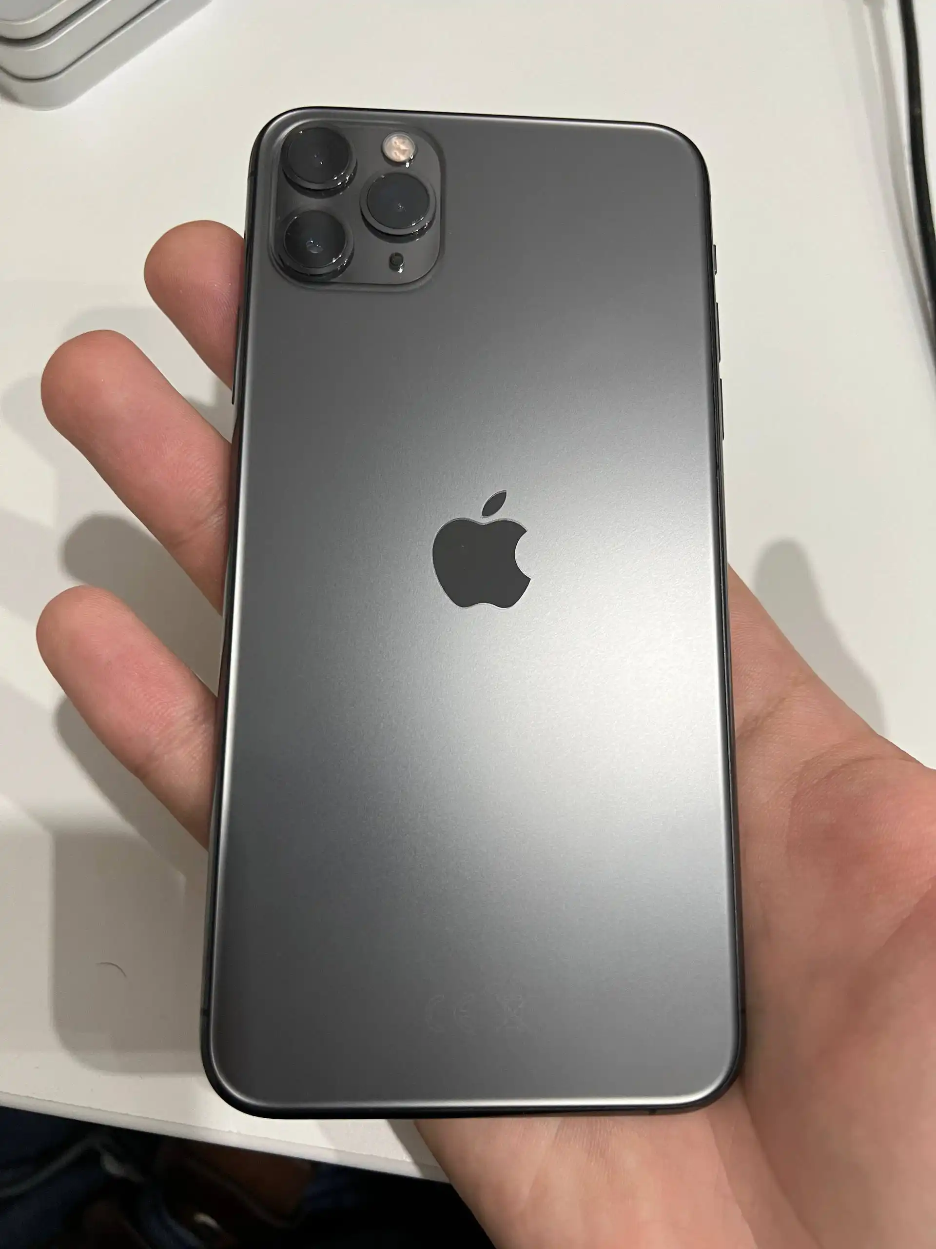 Продается iPhone 11 Pro Max 256 гб