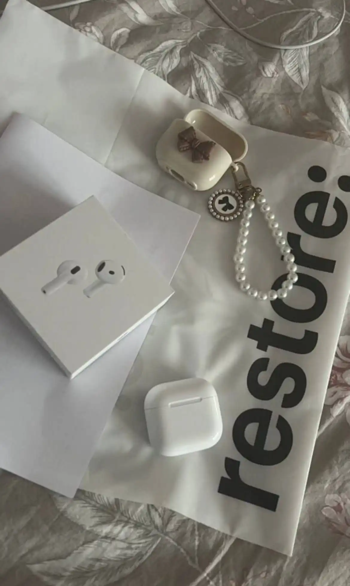 AirPods 4 ANC с шумоподавлением в идеальном состоянии