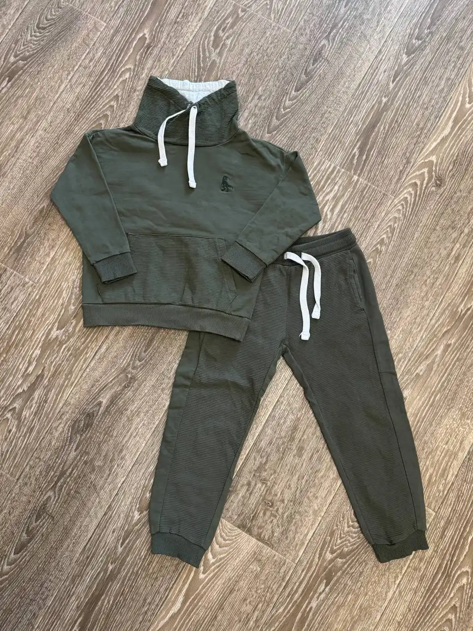 Костюм для мальчика размер 104