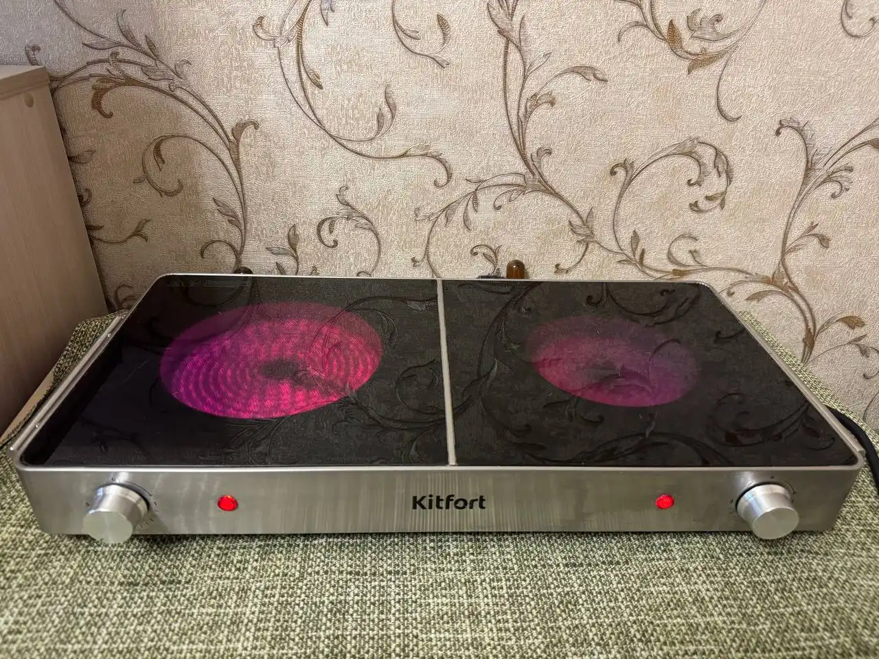 Продажа настольной плиты Kitfort КТ-150