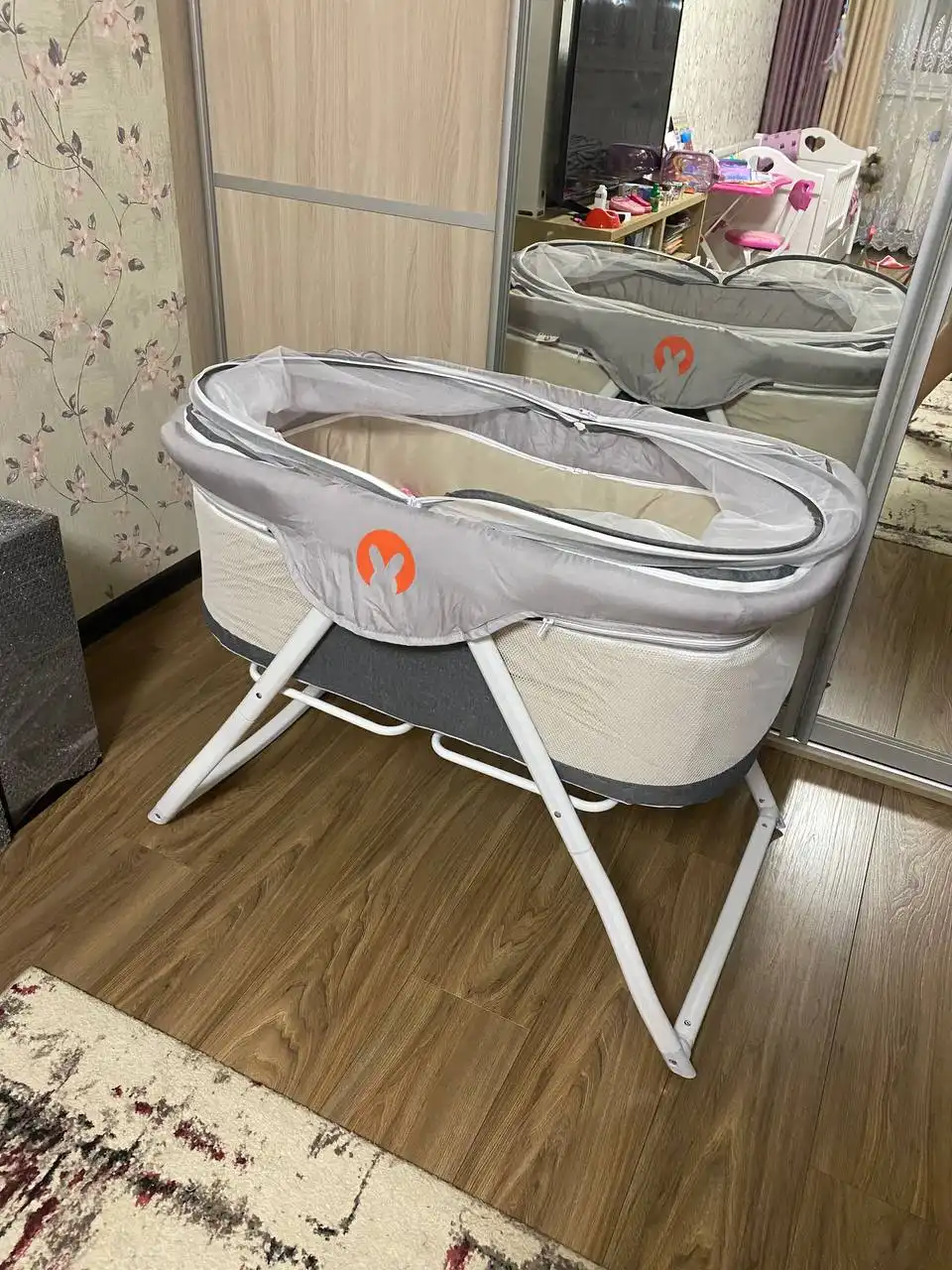 Колыбель Babyhit складная с сумкой и москитной сеткой