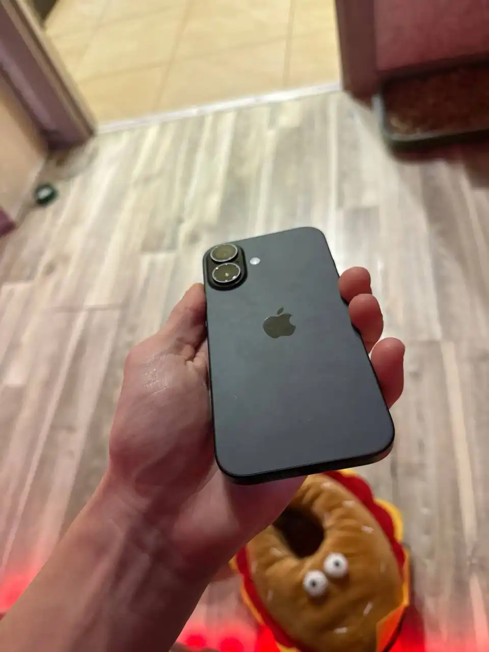 Продажа iPhone 16, ноутбука ASUS TUF Gaming и игрового кресла