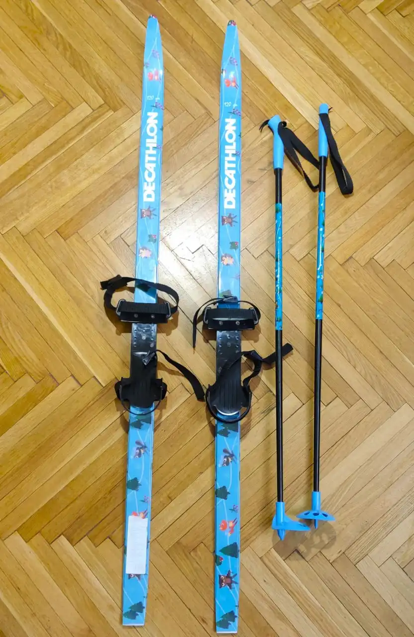 Детские лыжи Dekathlon 100 с креплениями и палками