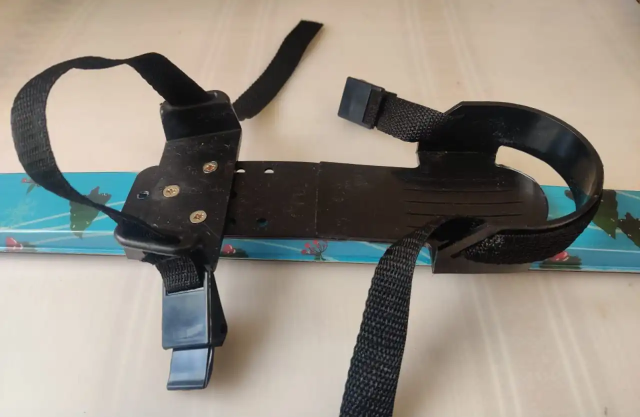 Детские лыжи Dekathlon 100 с креплениями и палками