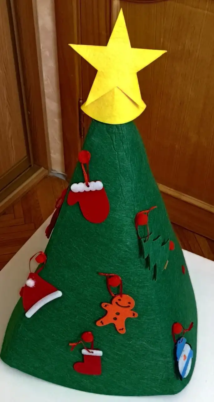 Ёлочка из фетра и логический куб для детей