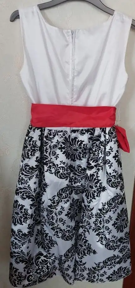 Продажа нарядных платьев для девочек