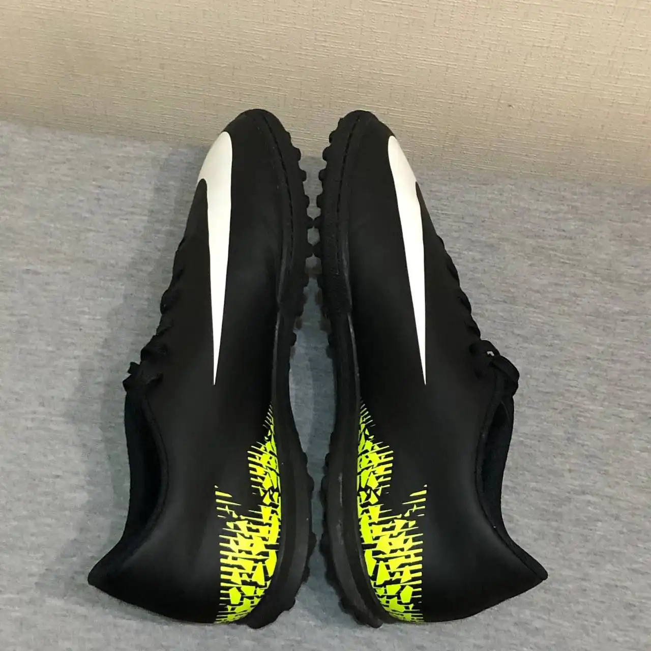 Кроссовки Nike сороконожки 46 размер