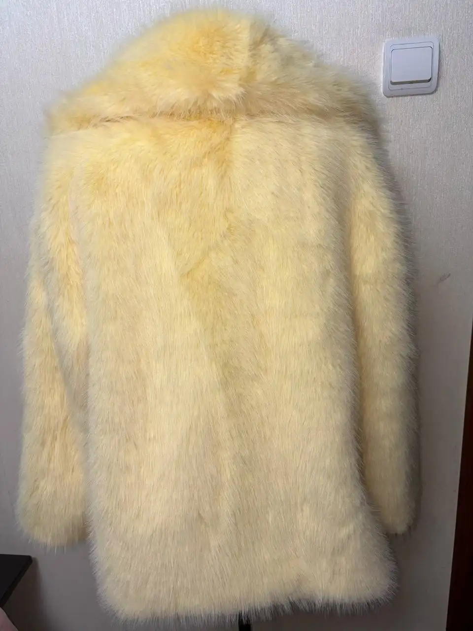 Женская шуба желтая новая - Верхняя одежда (Одежда) в Королев