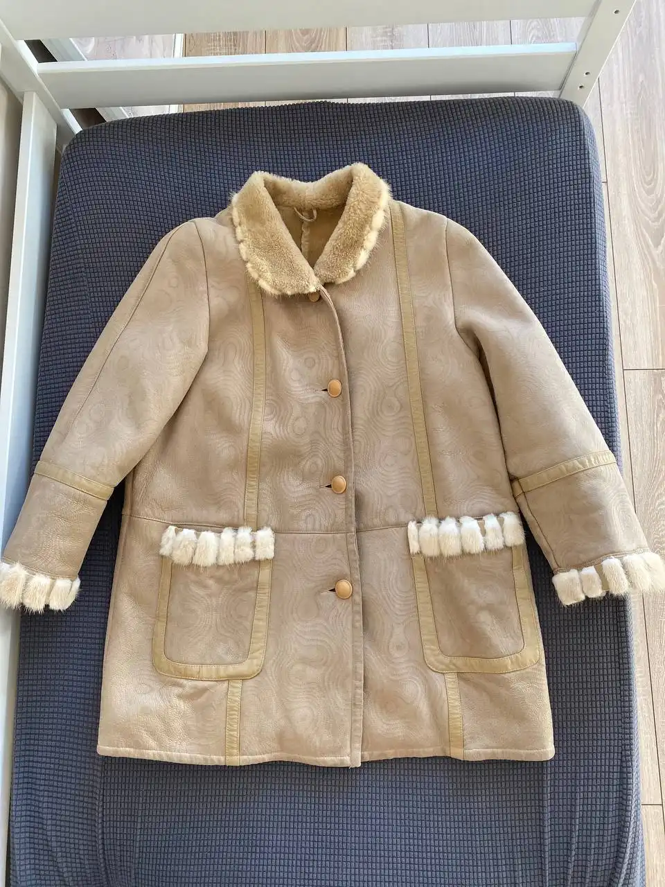 Женская дубленка из натуральной овчины размер 50 - Верхняя одежда (Одежда) в Королев