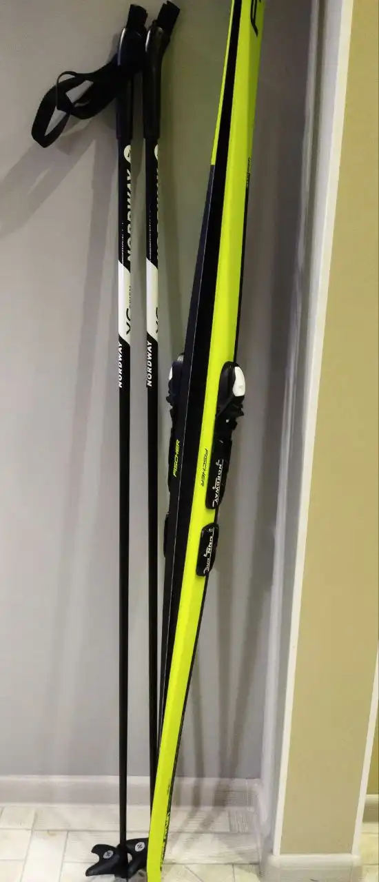 Лыжи Fischer беговые классические с креплениями и палками - Лыжи в Королев