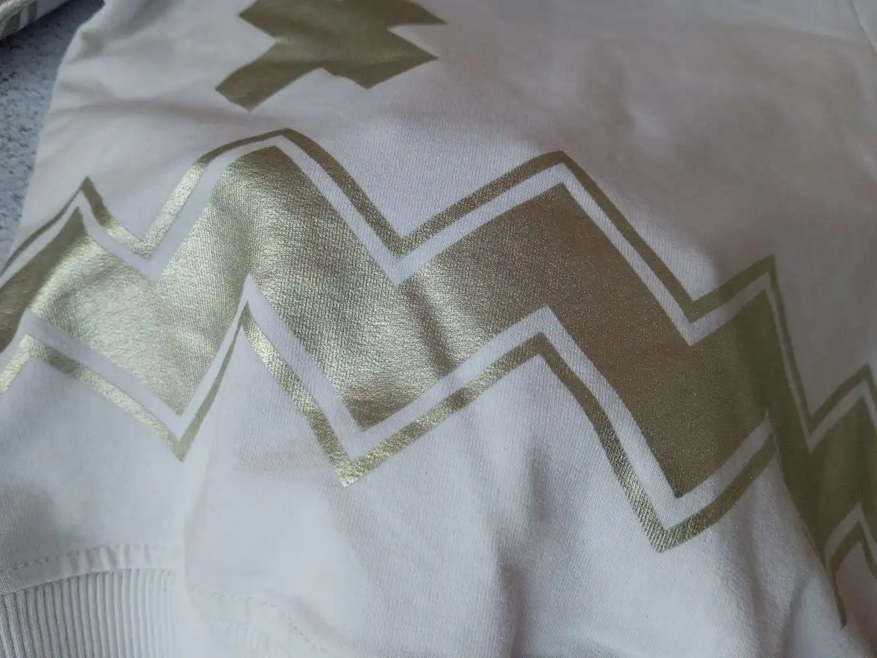 Белая толстовка с рисунком, размер 92 - Толстовки/свитшоты (Одежда) в Королев