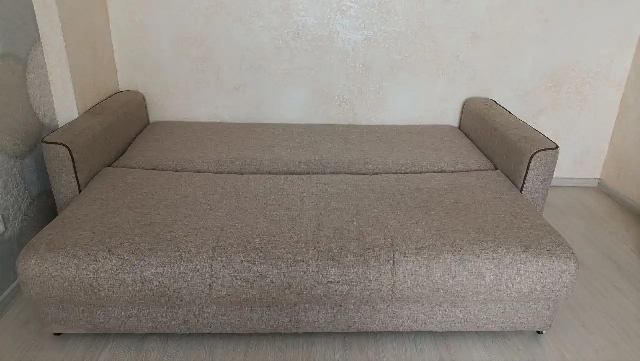 Продажа бежевого раскладного дивана с выкатным механизмом - Барахолка в Королев