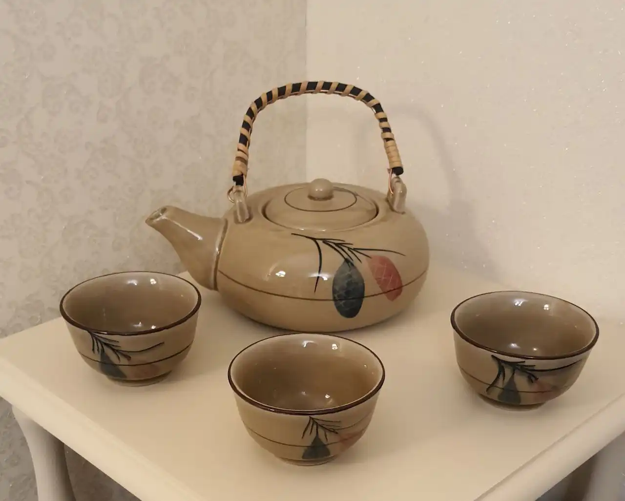 Чайник на 0.5 л с 3 пиалами - Посуда (Барахолка) в Королев