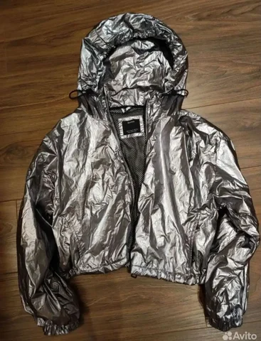 Укороченная ветровка Bershka размер xs-s - Верхняя одежда в Королев