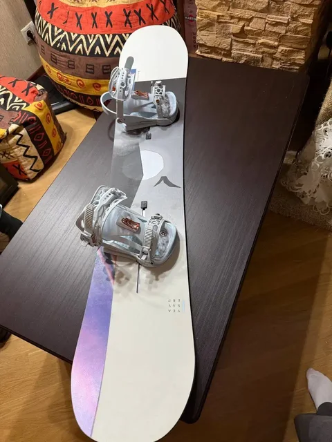 Сноуборд Burton с креплениями и чехлом - Канцтовары в Королев