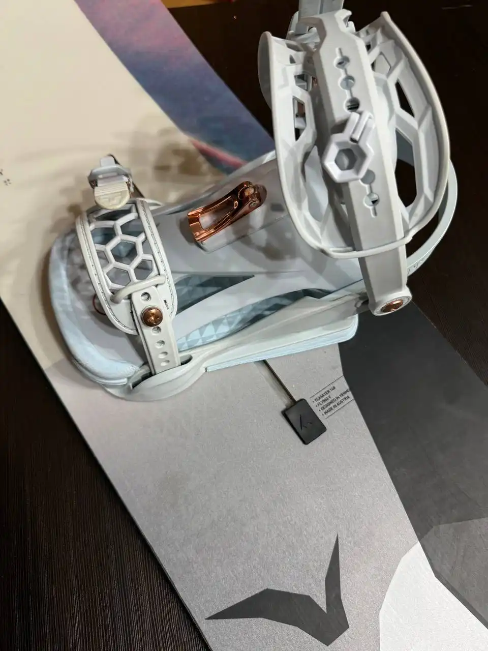 Сноуборд Burton с креплениями и чехлом - Зимние виды спорта (Хобби и отдых) в Королев