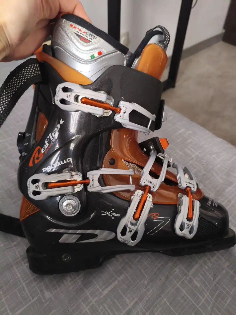 Горнолыжные ботинки Dalbello Carbio и лыжи Salomon - Спортивные товары (Барахолка) в Королев
