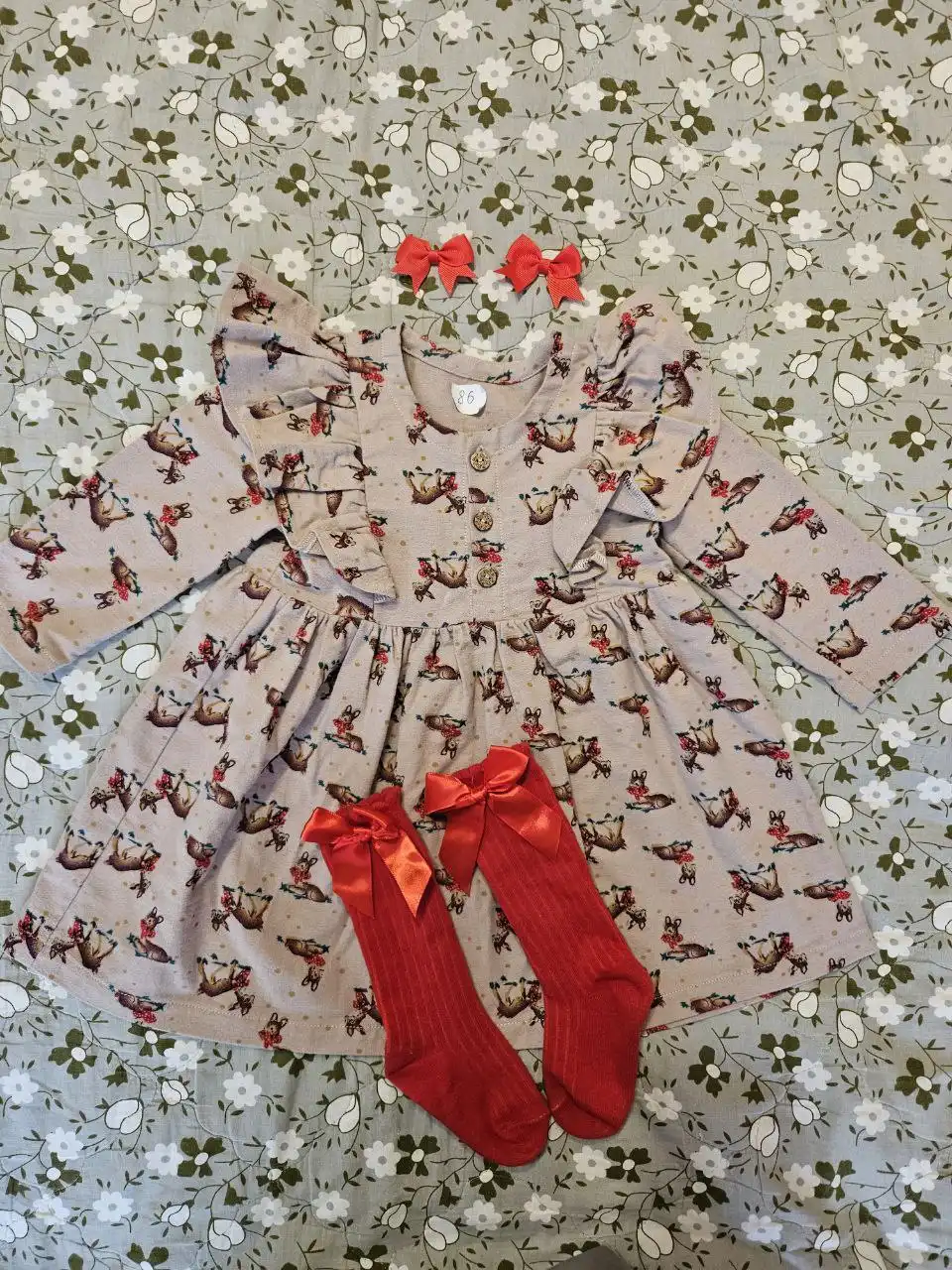 Платье для девочки 86 размера с гольфами и заколками - Одежда для детей (Товары для детей) в Королев
